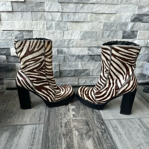 90’s Steve Madden Zebra  Haircloth  Ankle  Retro Boots Size 10B - Picture 5 of 14